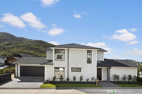 Photo of property in 15 Riroriro Close, Crofton Downs, Wellington, 6035