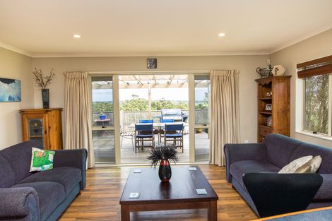 Photo of property in 6 Kea Place, Fitzherbert, Palmerston North, 4410