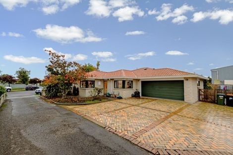 Photo of property in 15 Woburn Place, Takaro, Palmerston North, 4412