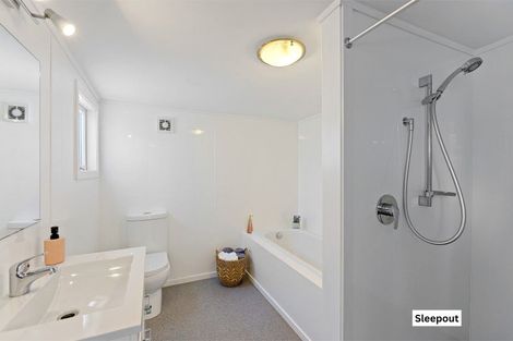 Photo of property in 15 Gleeson Road, Manakau, Levin, 5573