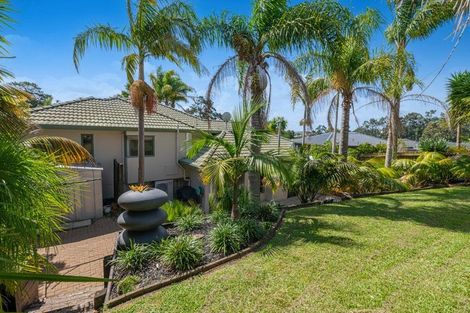 Photo of property in 4 Westminster Gardens, Unsworth Heights, Auckland, 0632