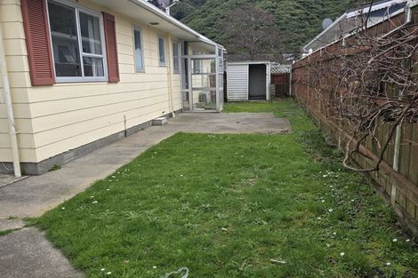 Photo of property in 2 Wyoming Grove, Totara Park, Upper Hutt, 5018