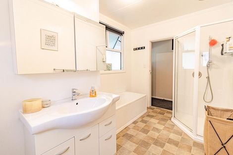 Photo of property in 1 Halls Road, Pahiatua, 4910