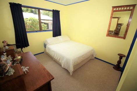 Photo of property in 16 Smith Street, Dannevirke, 4930