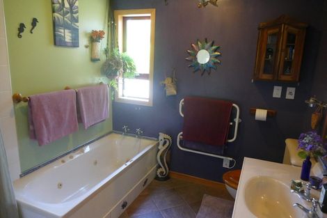 Photo of property in 4 George Street, Murchison, 7007