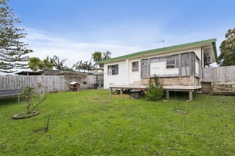 Photo of property in 1/2 Salem Place, Torbay, Auckland, 0630