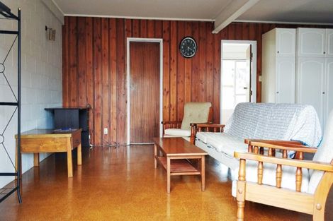 Photo of property in 5a Bolton Street, Blockhouse Bay, Auckland, 0600