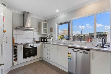 Photo of property in 8a Grassways Avenue, Pakuranga, Auckland, 2010