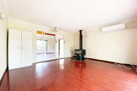 Photo of property in 11 Ravenstone Place, Chatswood, Auckland, 0626