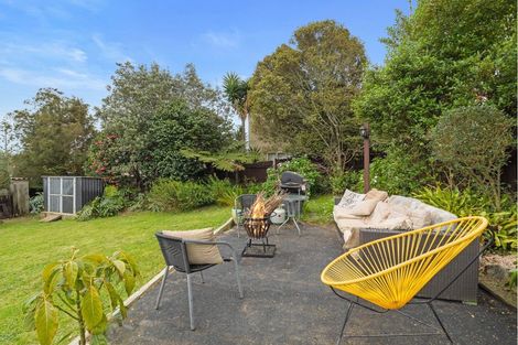 Photo of property in 1/2c Sunnynook Road, Sunnynook, Auckland, 0620