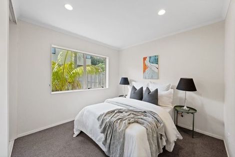 Photo of property in 8 Landvale Court, Browns Bay, Auckland, 0630