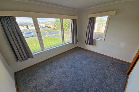 Photo of property in 17 Sutton Crescent, Papakura, 2110