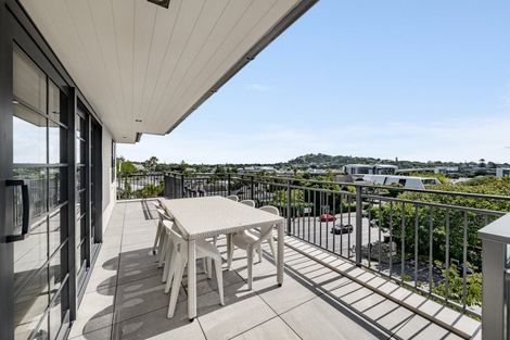 Photo of property in 3a/2 Bassett Road, Remuera, Auckland, 1050