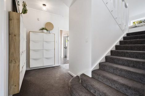 Photo of property in 17 Phoenix Avenue, Hokowhitu, Palmerston North, 4410