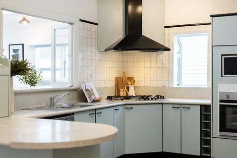 Photo of property in 202 Clyde Street, Island Bay, Wellington, 6023