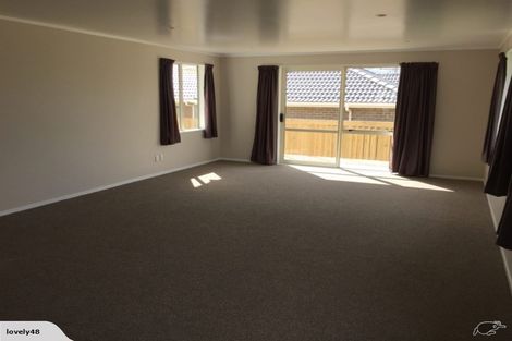 Photo of property in 68a Kelman Road, Kelston, Auckland, 0602