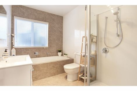 Photo of property in 22 Boocock Crescent, Orewa, 0931