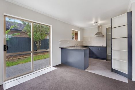 Photo of property in 10a Cade Place, Weymouth, Auckland, 2103