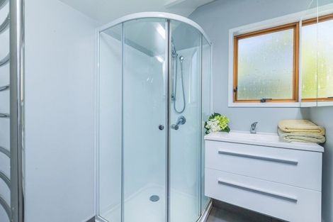 Photo of property in 2/26 Capilano Place, Glenfield, Auckland, 0629