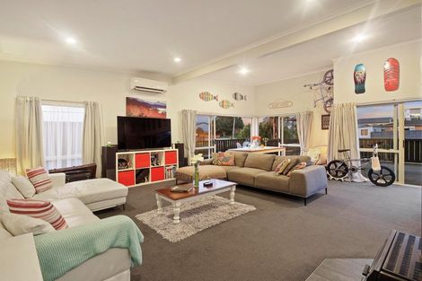 Photo of property in 9 Keven Road, Clarks Beach, Pukekohe, 2679