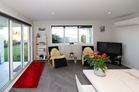 Photo of property in 28 Feist Street, Carterton, 5713