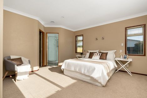 Photo of property in 25 Rosberg Place, Mount Maunganui, 3116