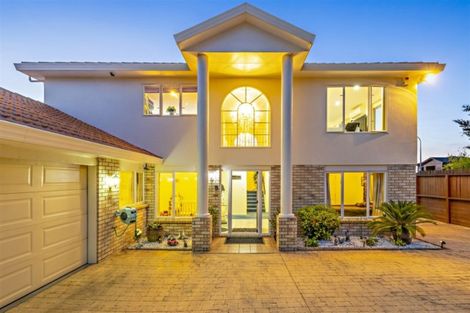 Photo of property in 1 Kumar Place, The Gardens, Auckland, 2105