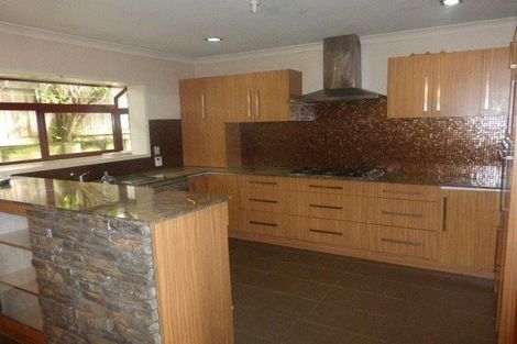 Photo of property in 69 San Marino Drive West, Henderson, Auckland, 0612