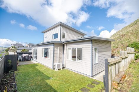 Photo of property in 52 Erlestoke Crescent, Churton Park, Wellington, 6037