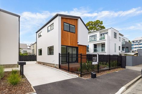 Photo of property in 10 Exeter Street, Lyttelton, 8082