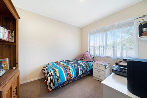 Photo of property in 12 Talavera Place, Te Atatu South, Auckland, 0602