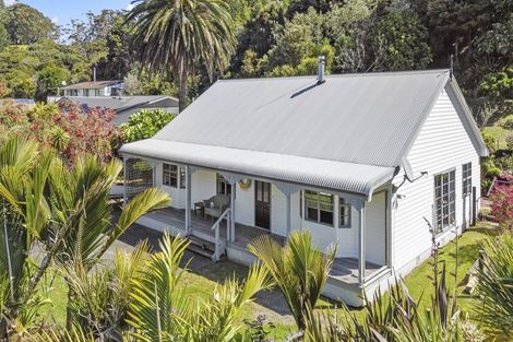 Photo of property in 31 Matauwhi Road, Russell, 0202