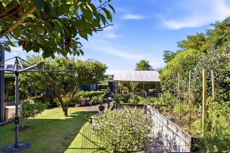 Photo of property in 2 Scenic Heights, Acacia Bay, Taupo, 3330