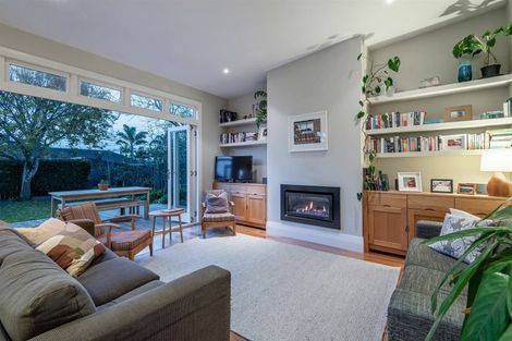 Photo of property in 10 Egremont Street, Belmont, Auckland, 0622