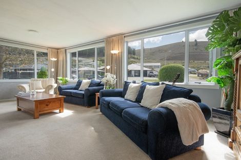 Photo of property in 75 Shields Street, Clyde, 9330