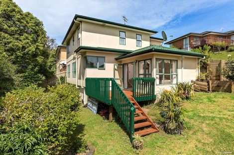 Photo of property in 15 Ryehill Close, New Lynn, Auckland, 0600