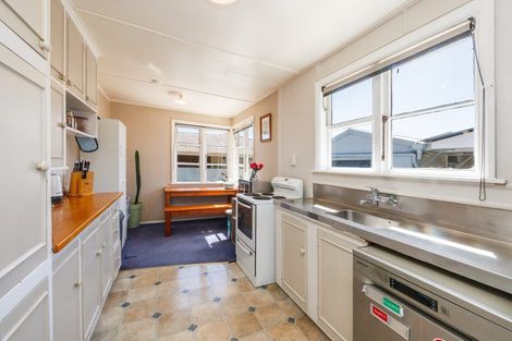 Photo of property in 15 Upham Terrace, Roslyn, Palmerston North, 4414