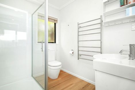 Photo of property in 32 Mount Marua Drive, Timberlea, Upper Hutt, 5018