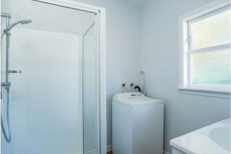 Photo of property in 12 Edge Hill, Mount Victoria, Wellington, 6011