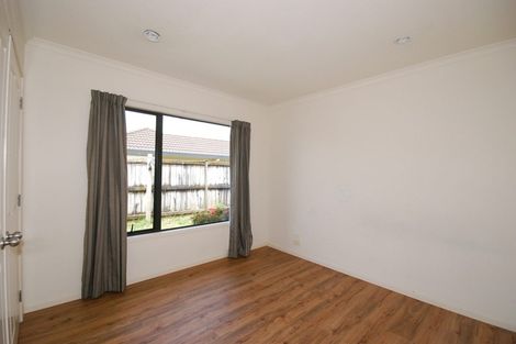 Photo of property in 74 Redcastle Drive, East Tamaki, Auckland, 2013