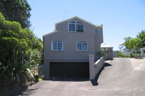 Photo of property in 3/24 Wernham Place, Northcote, Auckland, 0626