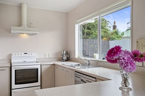 Photo of property in 2 Childs Avenue, Pukekohe, 2120