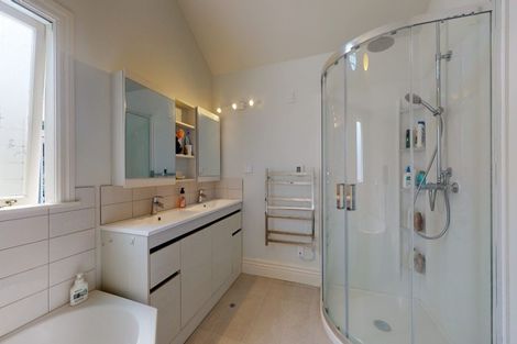 Photo of property in 12b Hobson Street, Thorndon, Wellington, 6011