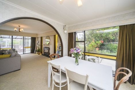 Photo of property in 18 Cecil Place, Cloverlea, Palmerston North, 4412