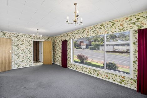 Photo of property in 102 Awanui Street, Merrilands, New Plymouth, 4312