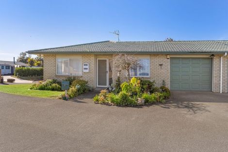 Photo of property in 4/8 Village Place, Tuakau, 2121