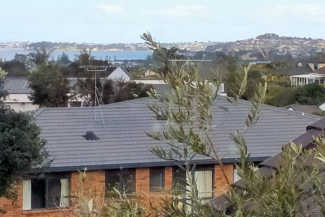 Photo of property in 32 Waldorf Crescent, Orewa, 0931