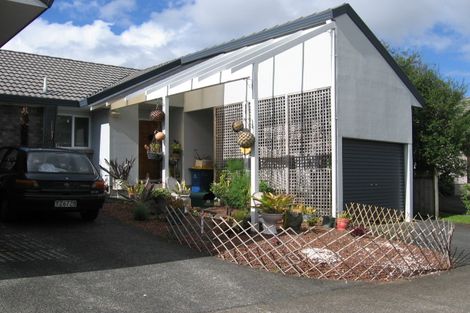 Photo of property in 37 Central Park Drive, Te Atatu South, Auckland, 0610