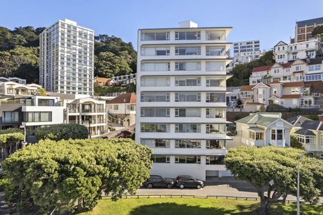 Photo of property in Clifton Towers, 202 Oriental Parade, Oriental Bay, Wellington, 6011