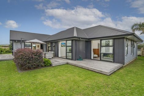 Photo of property in 1 Vanita Drive, Whitianga, 3510